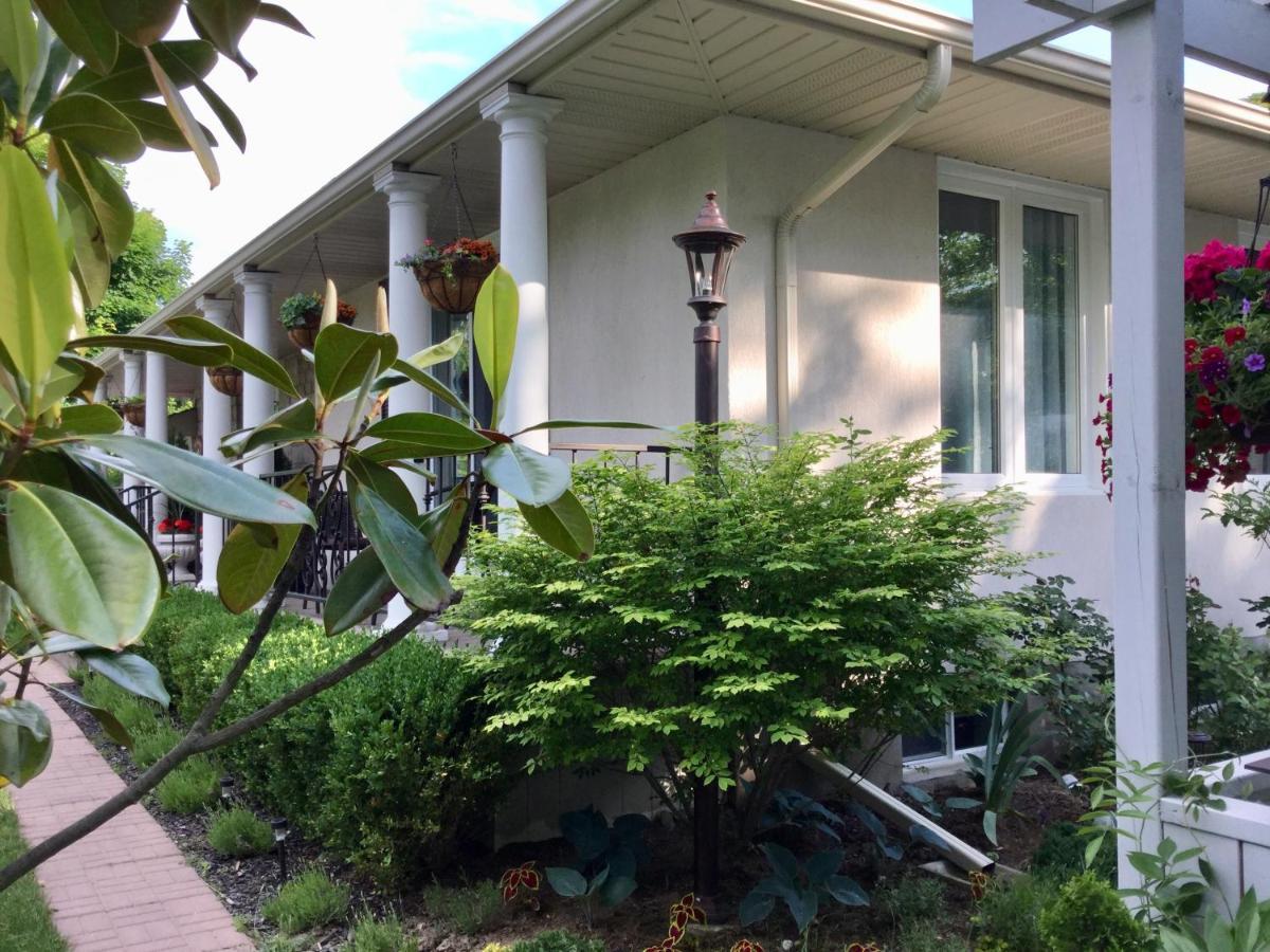 Via Veneto - Old Town Bed & Breakfast Niagara-on-the-Lake Екстериор снимка