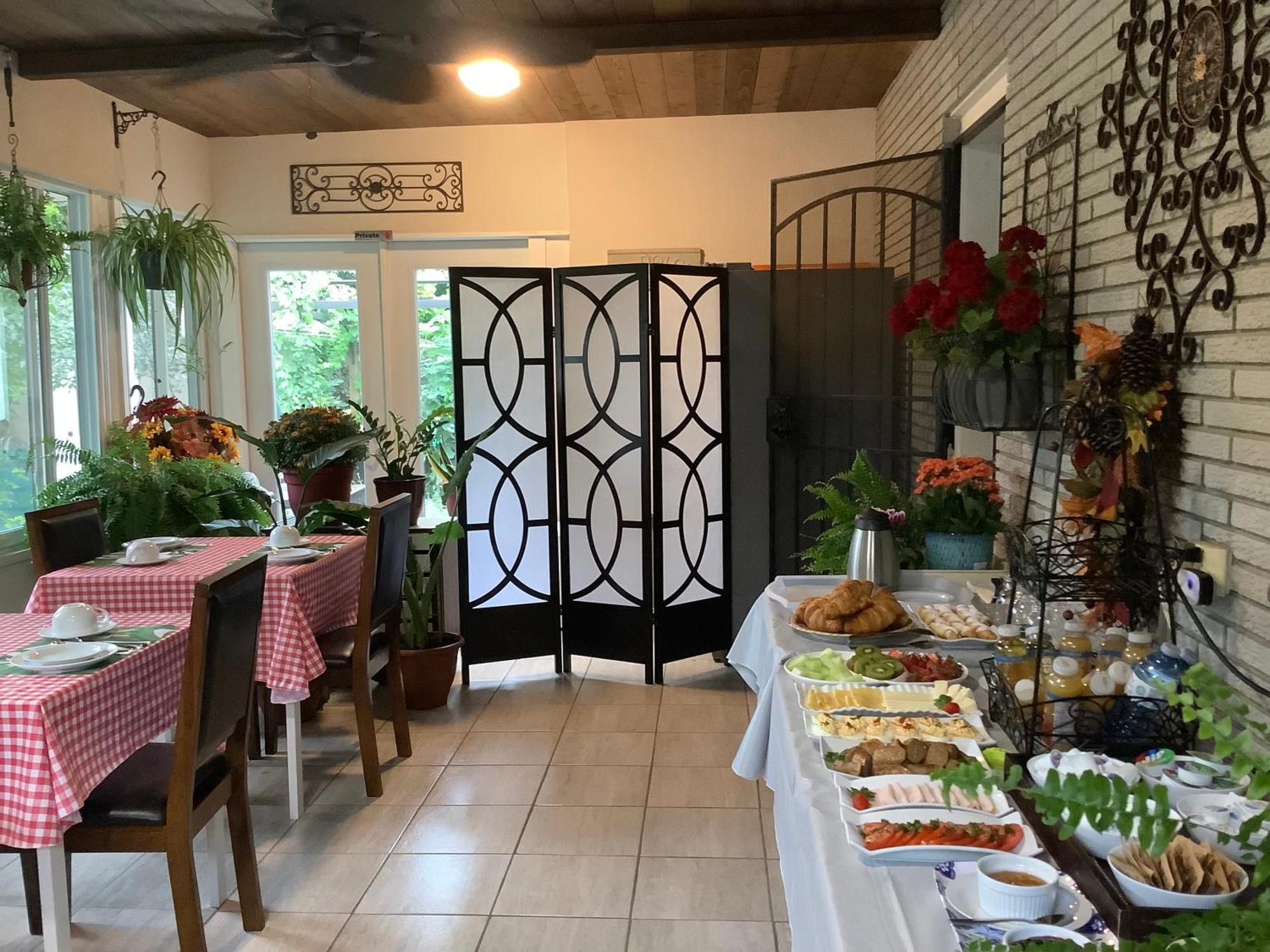 Via Veneto - Old Town Bed & Breakfast Niagara-on-the-Lake Екстериор снимка